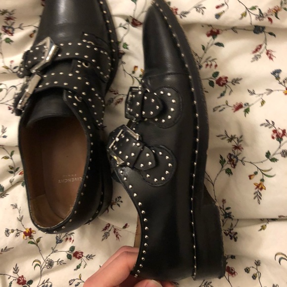 // SOLD // Givenchy Stud Oxfords Black - Picture 4 of 6